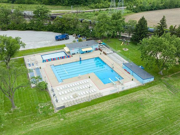 3rd image of 2222 Opechee Way