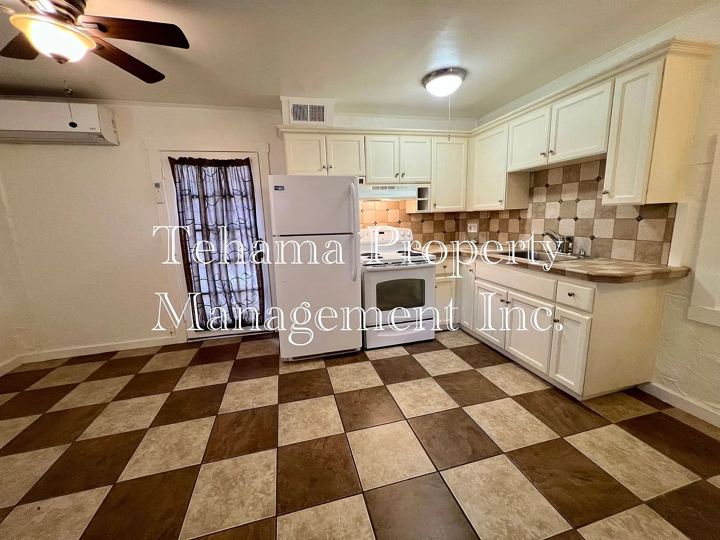 931 Rio St — Photo 3