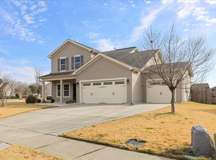 700 Harvest Point Dr, Fuquay Varina, NC 27526