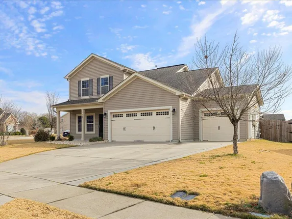 700 Harvest Point Dr, Fuquay Varina, NC 27526