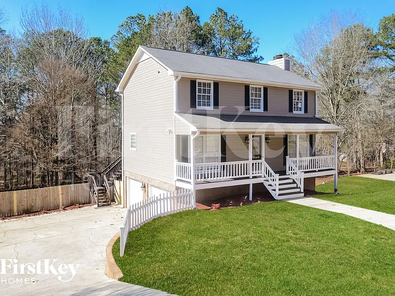 1049 Independence Ct — Photo 2