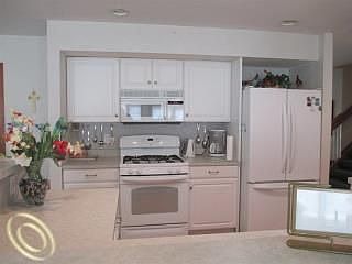 5th image of 6633 Spruce Dr