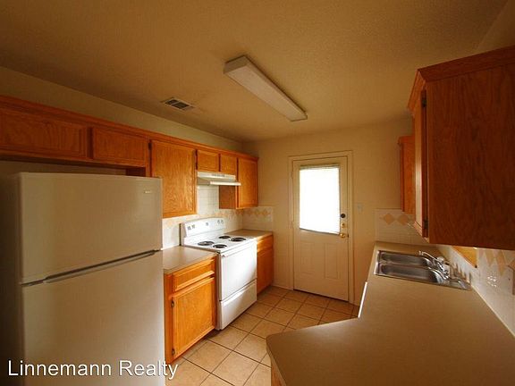 3rd image of 2606 Seabiscuit Dr APT B