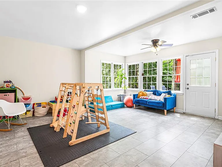 105 Leyland Ct — Photo 20