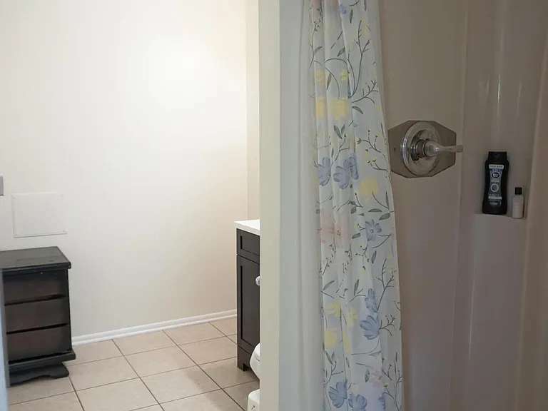 1423 Jasper Ave NW — Photo 14