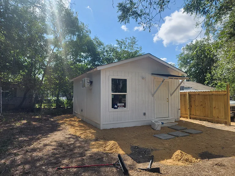 8187 Old Pearsall Rd — Photo 2