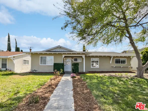 24312 Vanowen St, West Hills, CA 91307