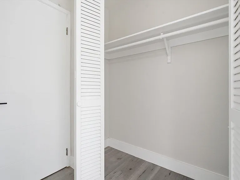 1638 Plunkett St #11 — Photo 12