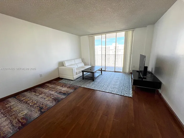 2801 NE 183rd St #1914W — Photo 4