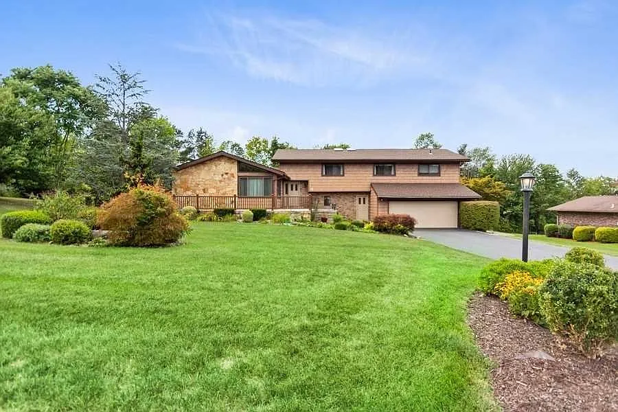 30 Sherwood Hts photo 1