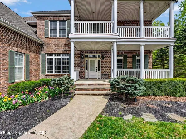 272 Windsor Way, Roaring Brook Township, PA 18444