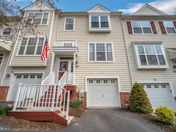 103 Stratford Ct, Malvern, PA 19355