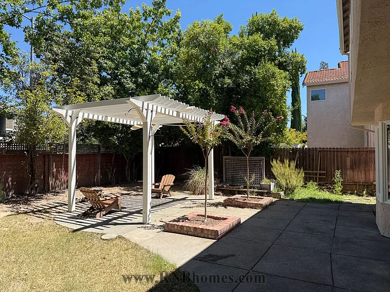 8301 Dalkeith Way — Photo 18
