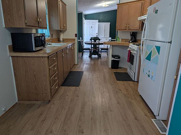 2nd image of 537 Mason Ave