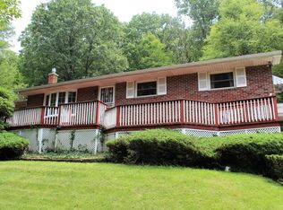427 Old Mill Rd, Dallas, PA 18612