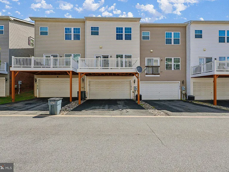 11672 Emerald Green Dr — Photo 5