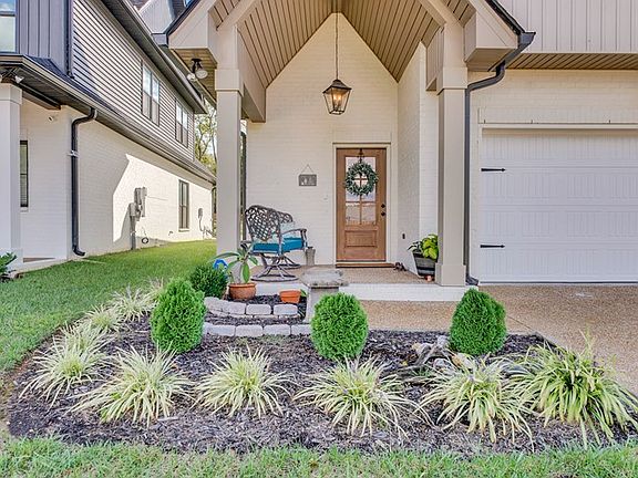 3rd image of 1558 John Galt Dr