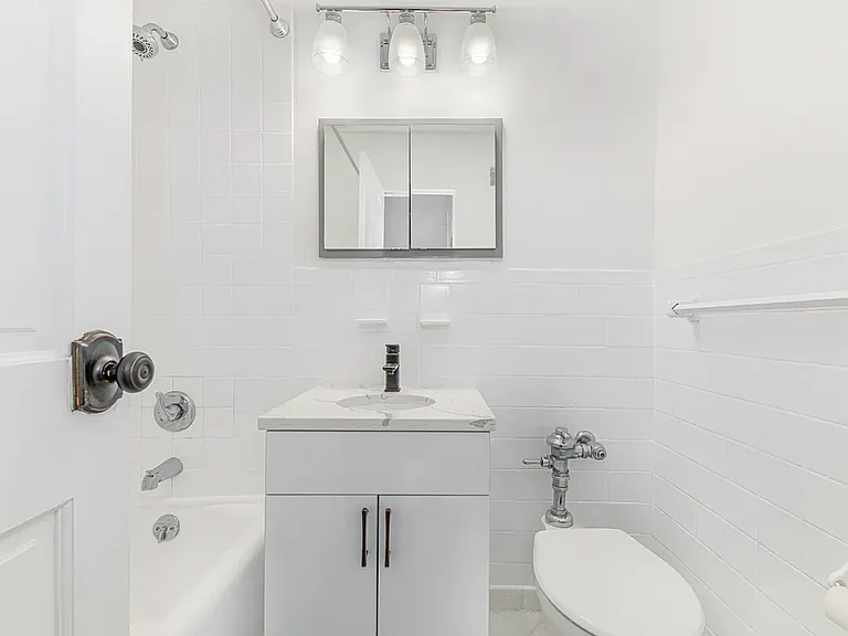 79 W 12th St #5C — Photo 4