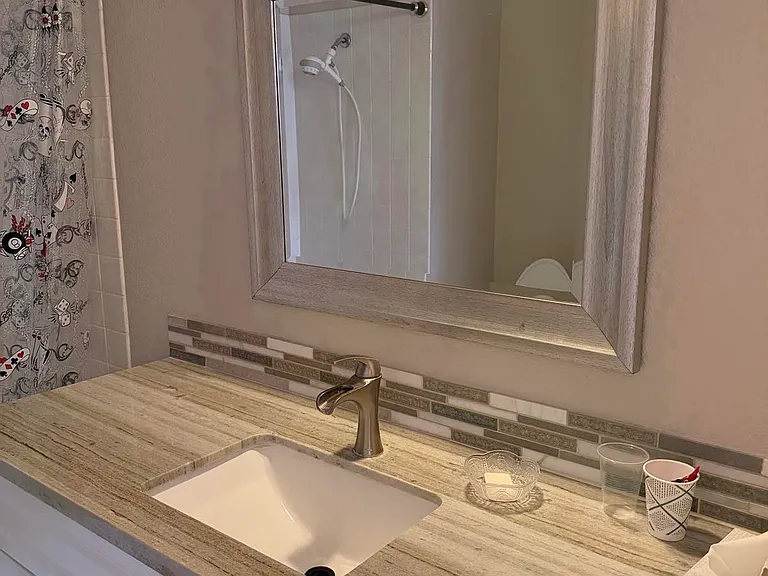 8247 Derbyshire Cir — Photo 4