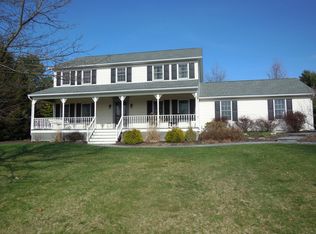 2151 Hayfield Ct, Fogelsville, PA 18051