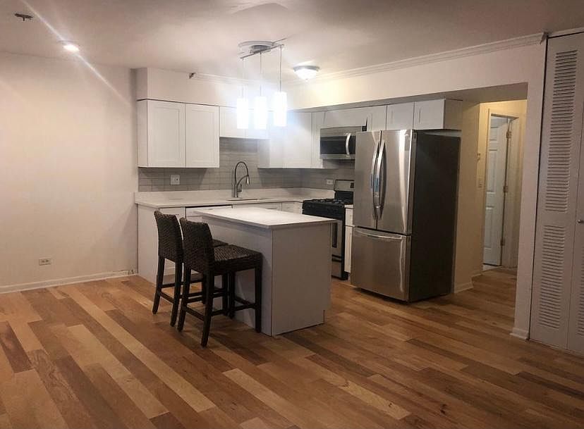 1st image of 707 W Diversey Pkwy APT F