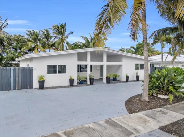 2325 NE 194th St, Miami, FL 33180