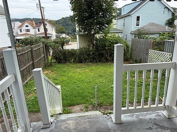 4th image of 105 18th St