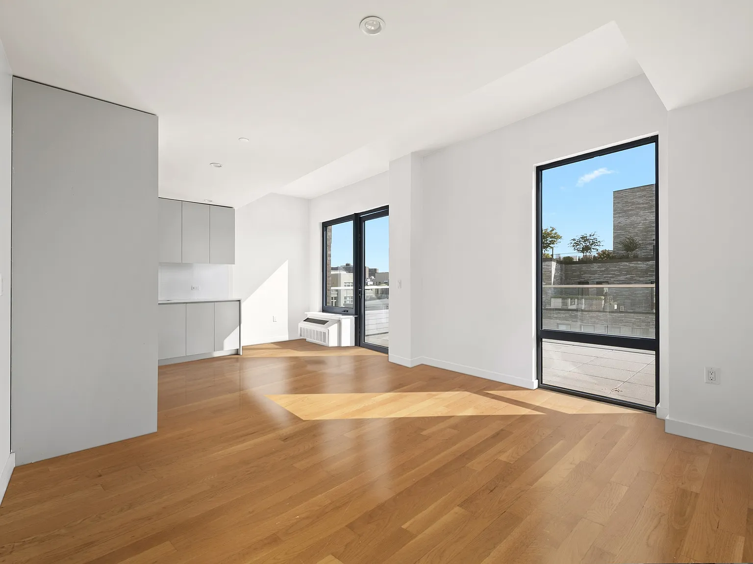 123 Hope Street — Photo 2
