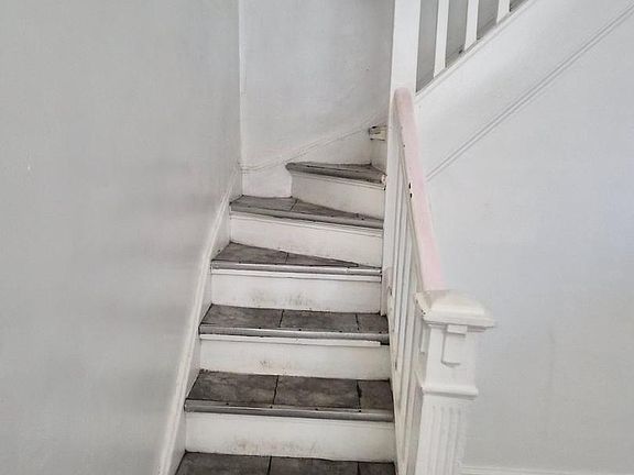 3rd image of 4015 Park Heights Ave