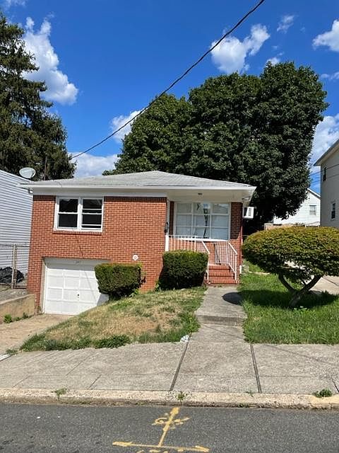 1st image of 247 Wellbrook Ave