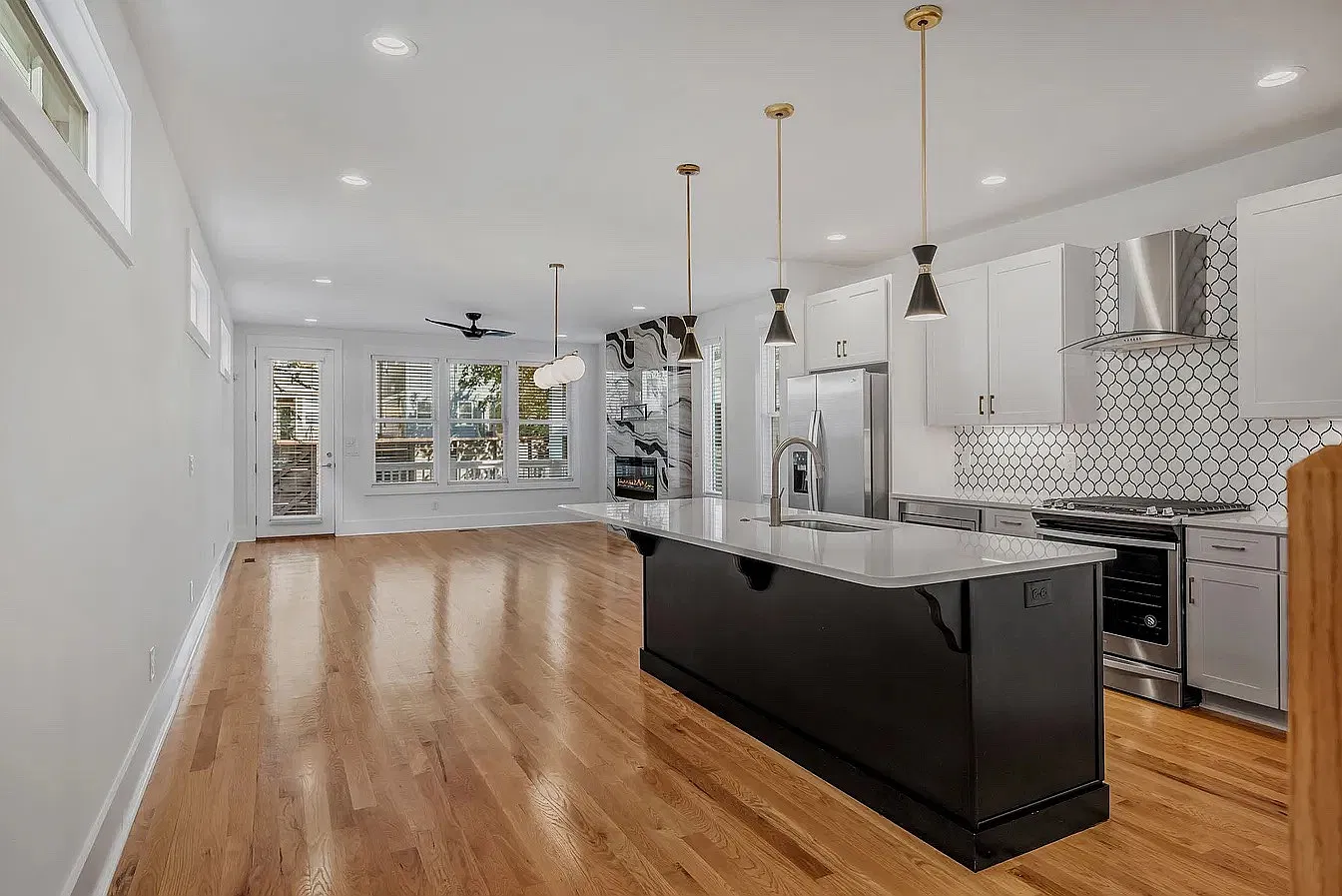 4 bed, 3.5 bath, 2296 sqft, $3,300 — Photo 1