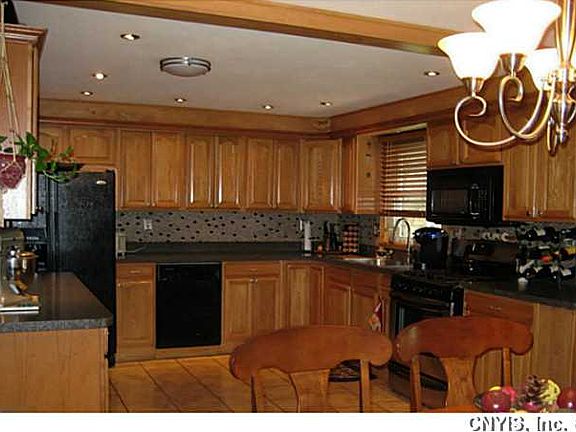 2nd image of 104 Margo Ln