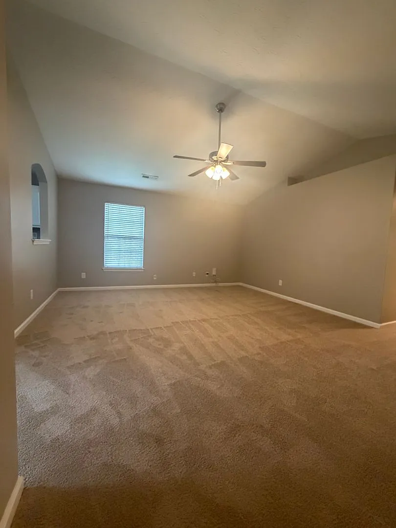 3 Bed 2 Bath Home in Kearney Ridge! — Photo 4