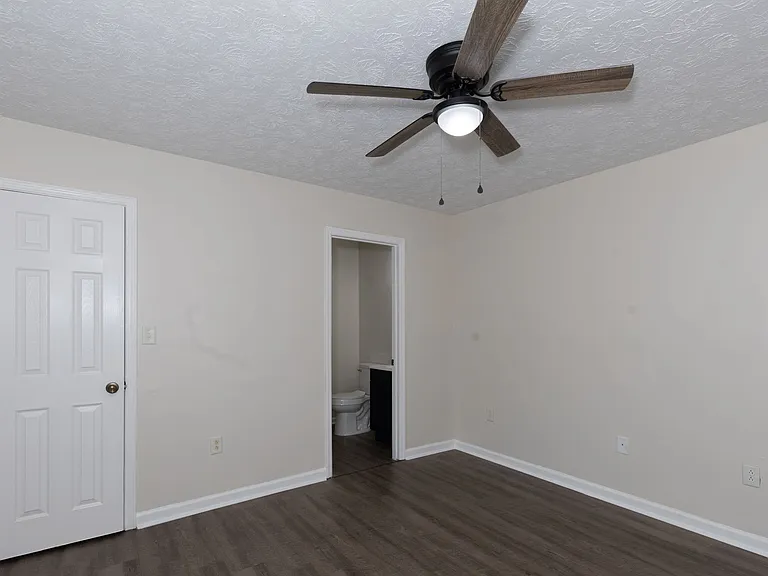 Caroline Ridge Apartments — Photo 9