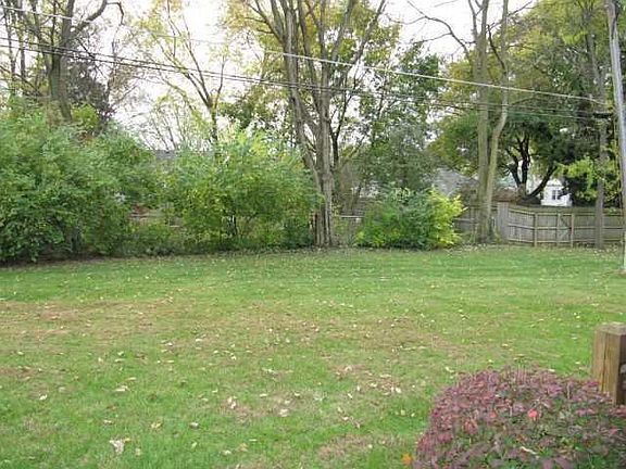 3rd image of 255 Delhi Ave