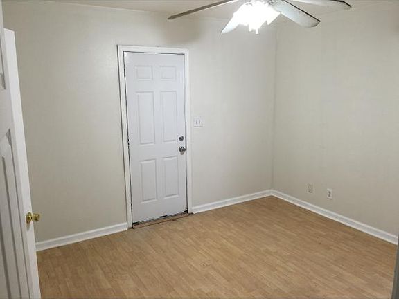 4th image of 1049 W 27th St
