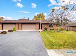 1711 Stonehill Dr, Findlay, OH 45840