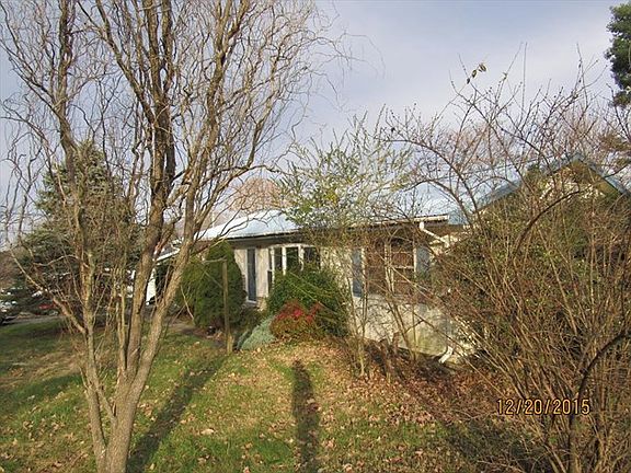 3rd image of 1209 Greenfield Dr