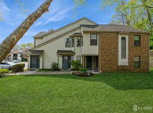 2113 Bayhead Dr, Parlin, NJ 08859