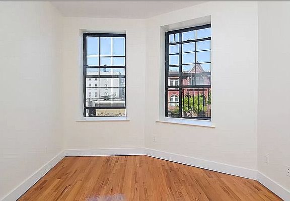 3rd image of 648 Park Pl #2RF