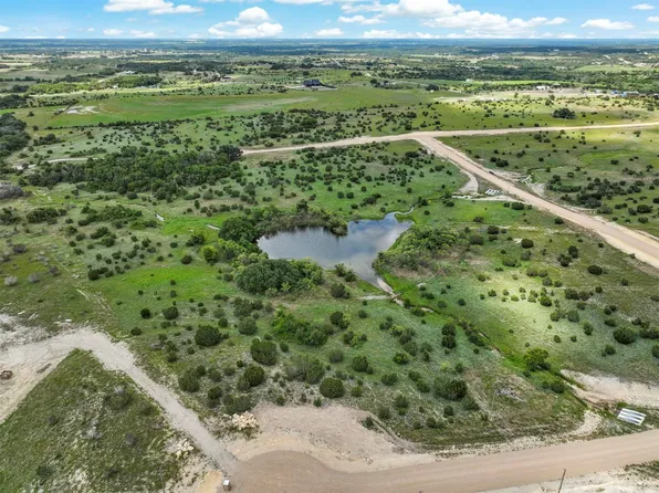 22 Gilmore Ct, Lipan, TX 76462