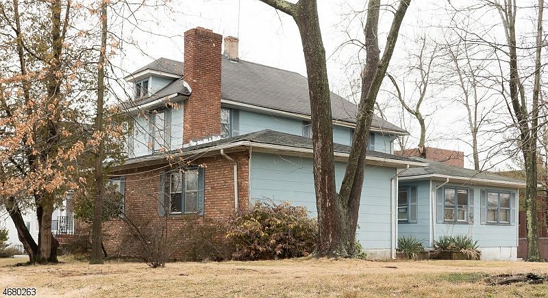 1st image of 32 W Bradford Ave