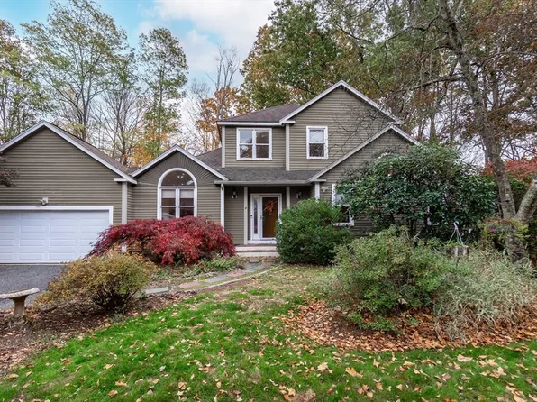 2 Grove St, Framingham, MA 01701