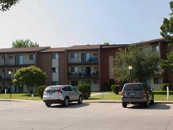 DEDICATED PARKING WITH PLUG IN