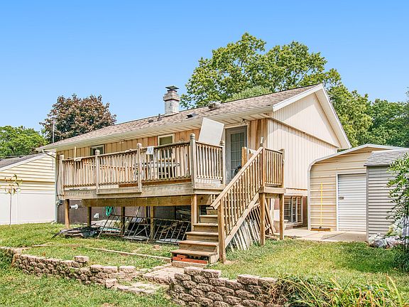 5th image of 2316 Fair Oaks Dr E