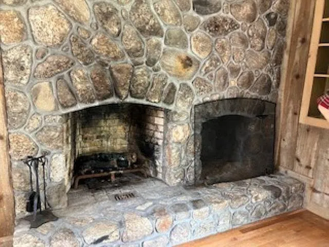 2 bed, 1.0 bath, 2000 sqft, $2,500 — Photo 4