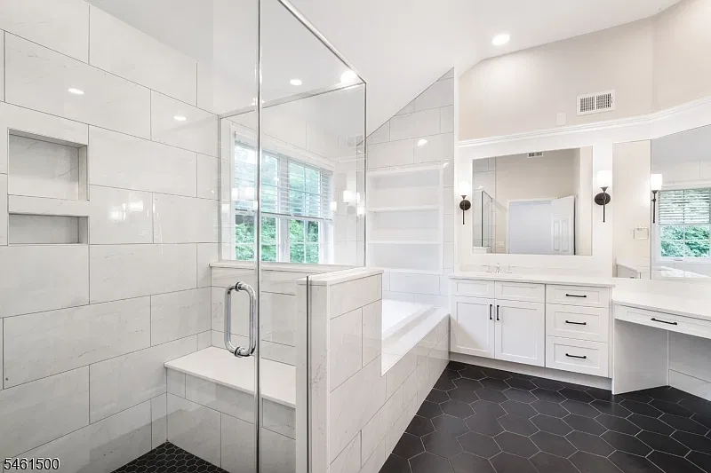 3 bed, 2.5 bath, $6,750 — Photo 4