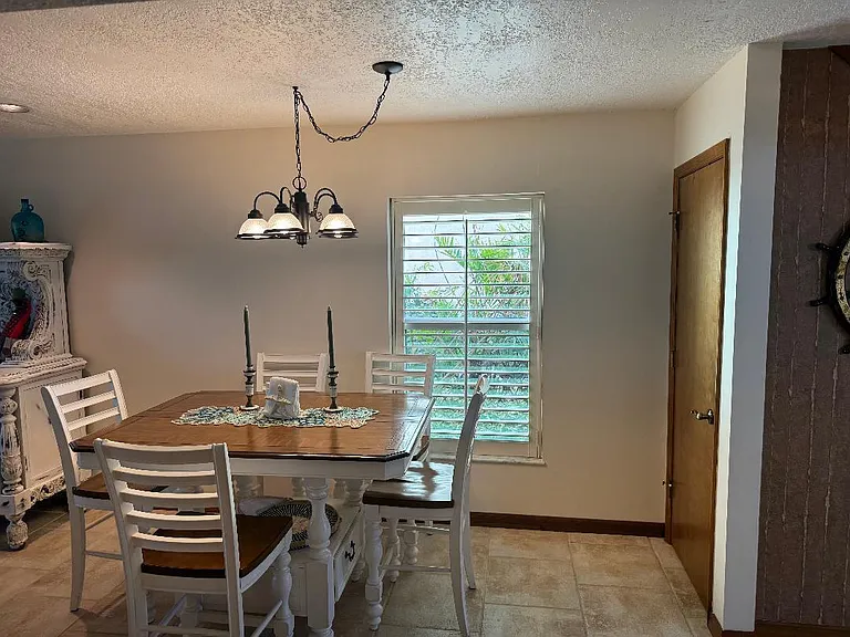 409 Fernandina St — Photo 16