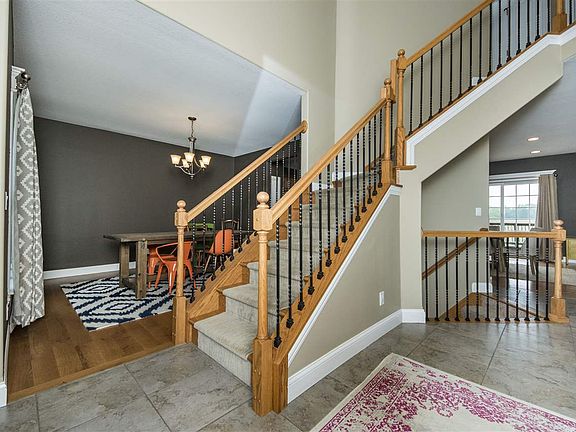 3rd image of 6903 N Basket Oak Dr