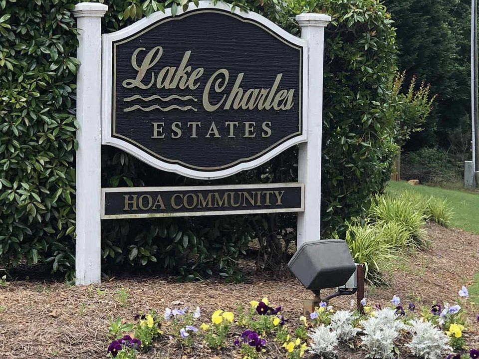 2nd image of 155 Lakeside Trl
